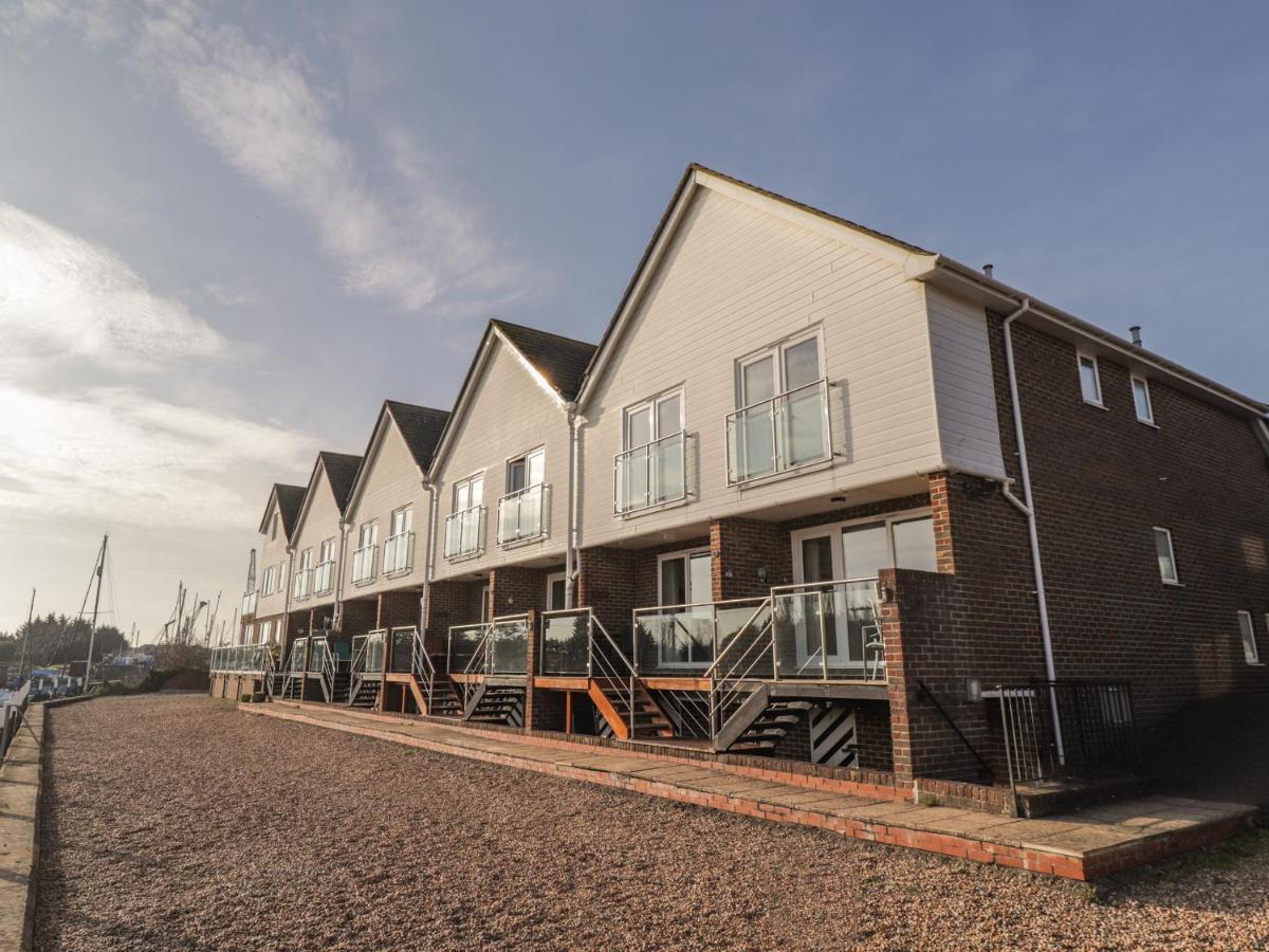 7 Waves Apartment Rye Exterior photo